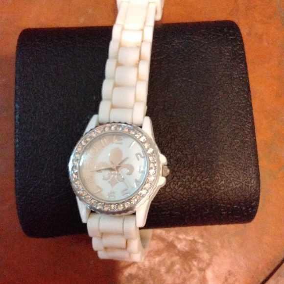 Women's NWOT Fleur de Lis White/Silver Rhinestone Encrusted watch w/ Sport Band - Picture 3 of 6